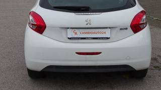 PEUGEOT 208 usata, con Pneumatici quattro stagioni