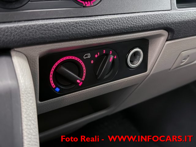 VOLKSWAGEN Caravelle usata, con Frenata d