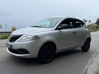 LANCIA Ypsilon usata, con Autoradio