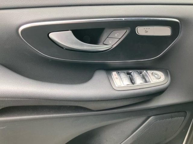 MERCEDES-BENZ V 300 usata, con Boardcomputer