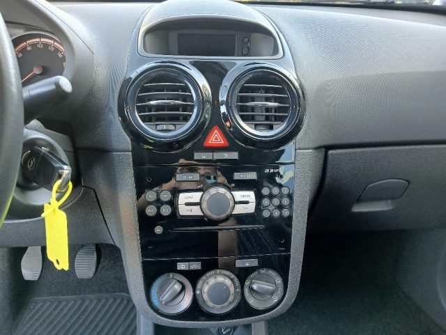 OPEL Corsa usata, con Controllo automatico clima