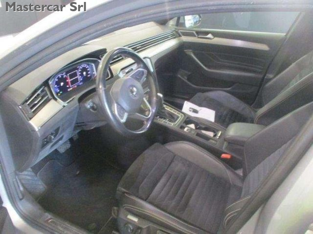 VOLKSWAGEN Passat usata, con Controllo automatico clima