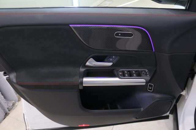 MERCEDES-BENZ GLA 200 usata, con Airbag testa