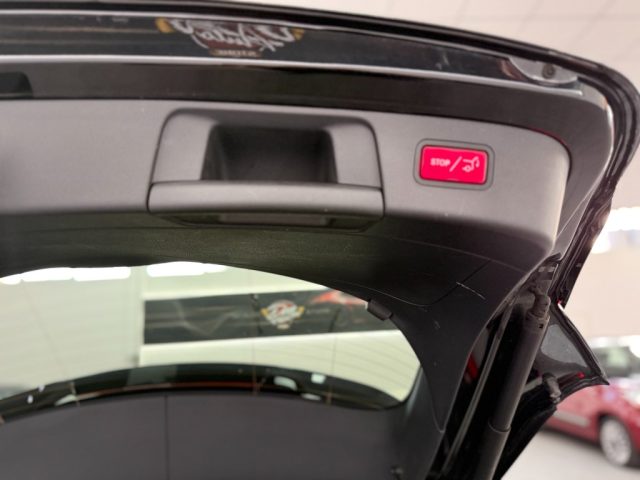 MERCEDES-BENZ GLA 200 usata, con ESP