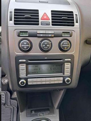 VOLKSWAGEN Touran usata, con Sedile posteriore sdoppiato