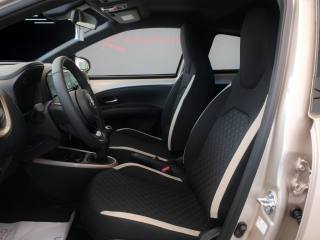 TOYOTA Aygo X usata 15