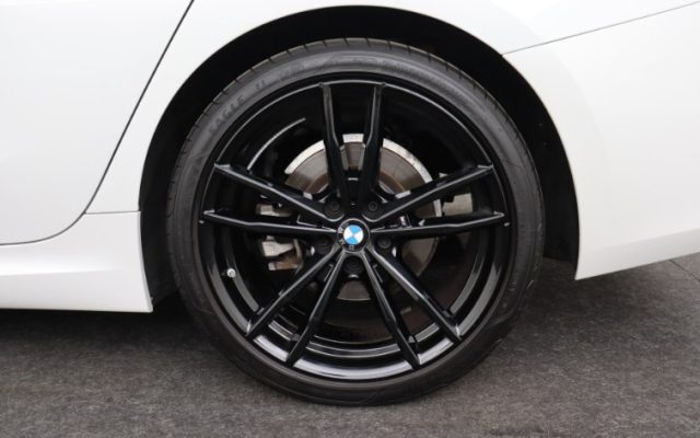 BMW 318 usata, con Fari LED