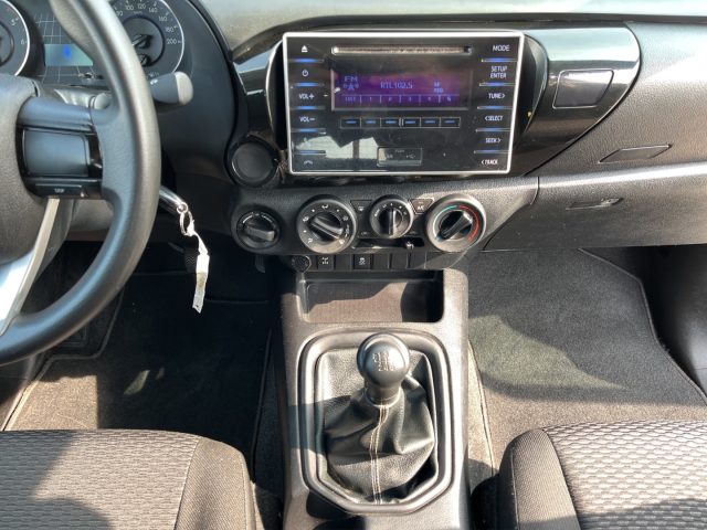 TOYOTA Hilux usata 12