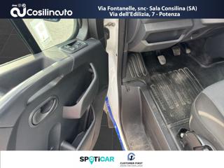 NISSAN Interstar usata, con USB
