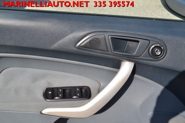 FORD Fiesta usata, con Specchietti laterali elettrici