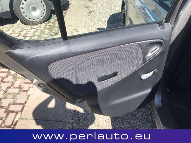 TOYOTA Yaris usata, con Chiusura centralizzata