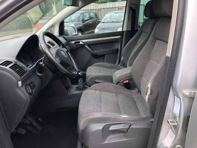 VOLKSWAGEN Touran usata, con ESP