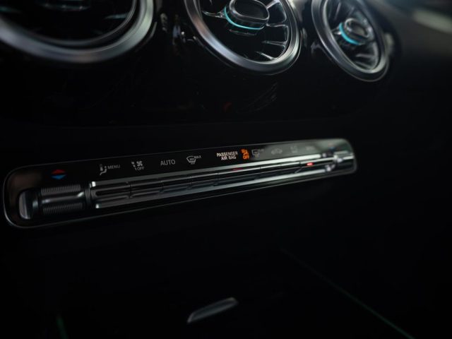MERCEDES-BENZ GLA 180 usata, con USB
