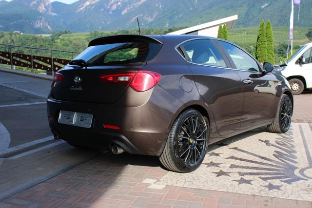 ALFA ROMEO Giulietta usata, con Autoradio
