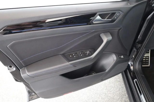 VOLKSWAGEN T-Roc usata, con Controllo trazione