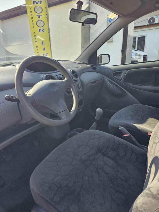 TOYOTA Yaris usata, con Sedile posteriore sdoppiato