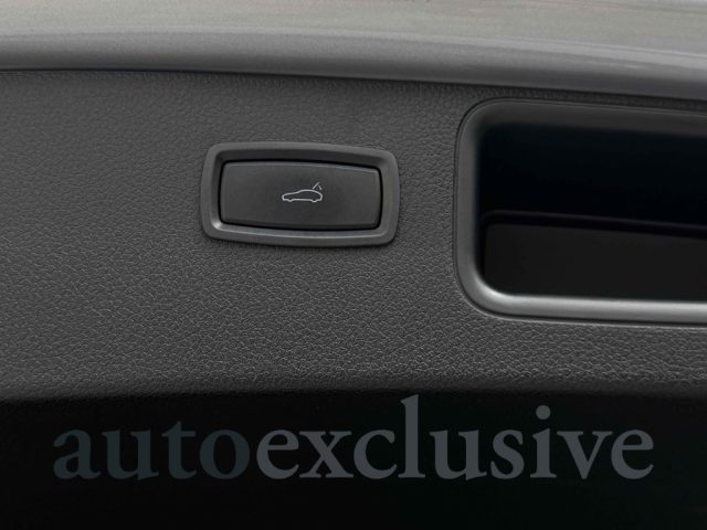 PORSCHE Macan usata, con Fari LED