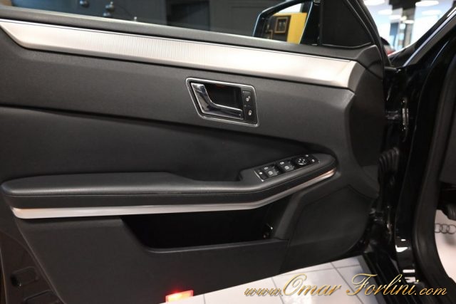 MERCEDES-BENZ E 300 usata 16