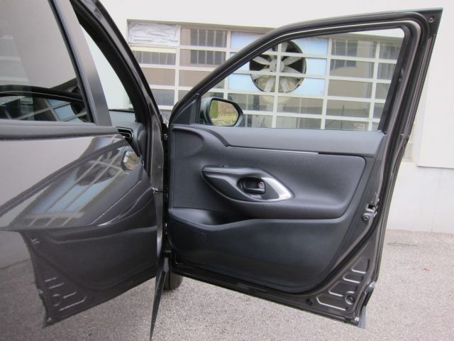 TOYOTA Yaris Cross usata, con Riconoscimento dei segnali stradali