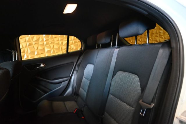MERCEDES-BENZ GLA 180 usata 33