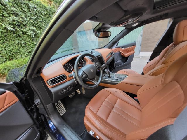 MASERATI Levante usata, con Sensore di luce