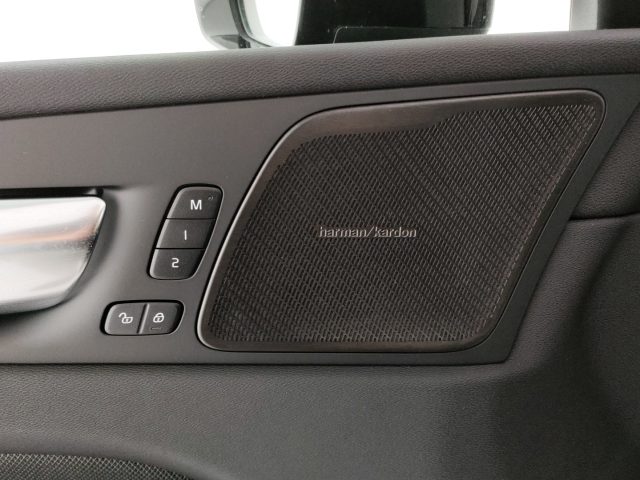 VOLVO XC60 usata, con Volante in pelle