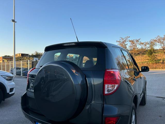 TOYOTA RAV 4 usata, con Chiusura centralizzata