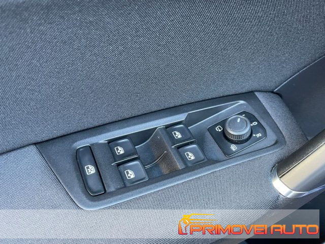 VOLKSWAGEN Touran usata 22