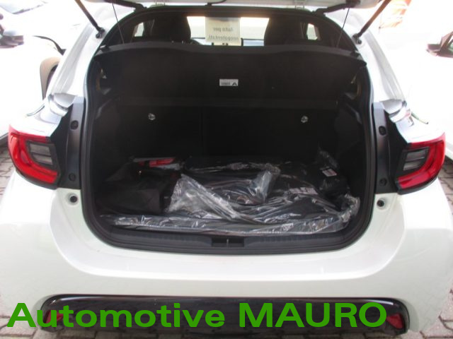 TOYOTA Yaris usata, con Sistema di navigazione