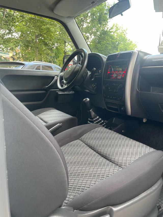 SUZUKI Jimny usata, con Trazione integrale