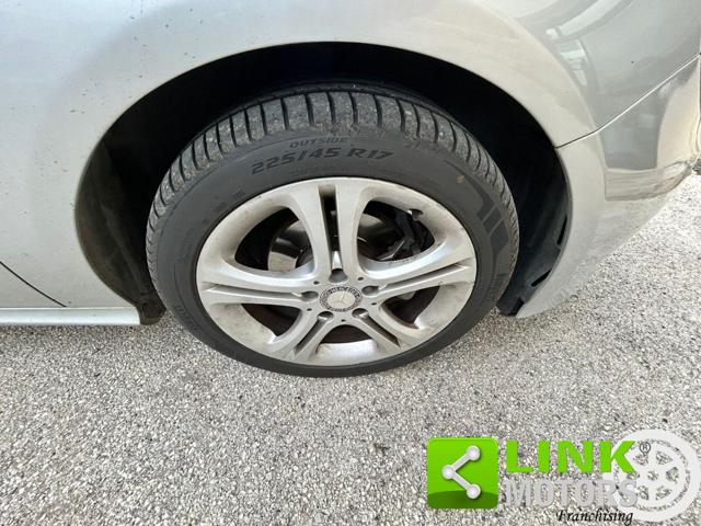 MERCEDES-BENZ A 180 usata, con Airbag testa
