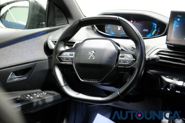 PEUGEOT 3008 usata, con Luci diurne