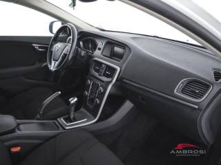 VOLVO V40 Cross Country usata 11