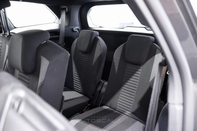 PEUGEOT 5008 usata, con Sensore di luce