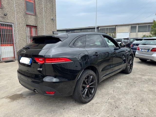 JAGUAR F-Pace usata, con Boardcomputer
