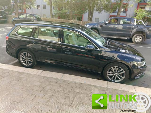 VOLKSWAGEN Passat Variant usata, con Sensori di parcheggio anteriori