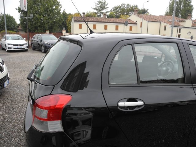 TOYOTA Yaris usata 52