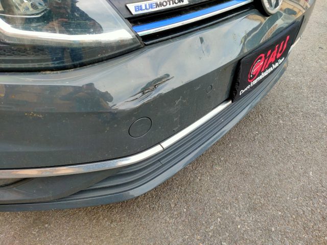 VOLKSWAGEN Golf usata, con Sensori di parcheggio anteriori