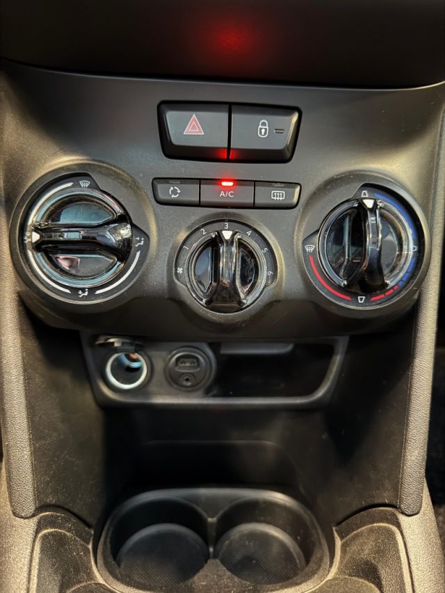 PEUGEOT 208 usata, con Volante in pelle