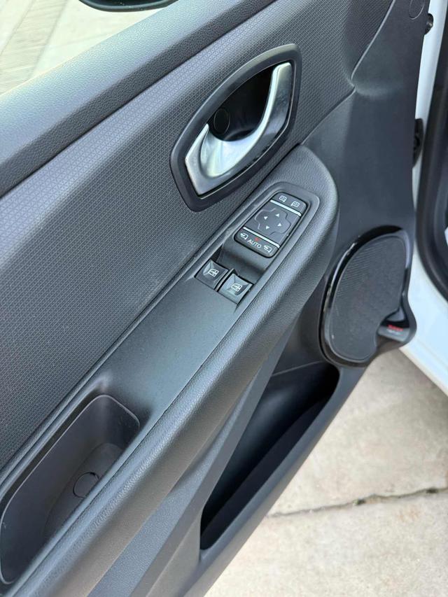 RENAULT Clio usata, con ESP