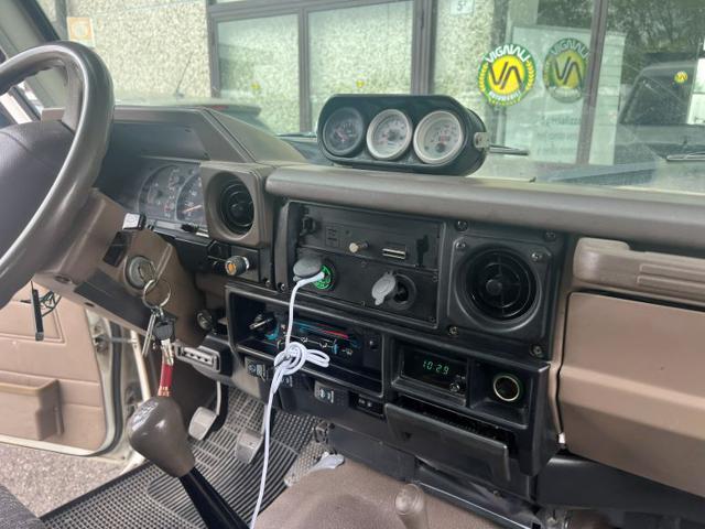 TOYOTA Land Cruiser usata 9
