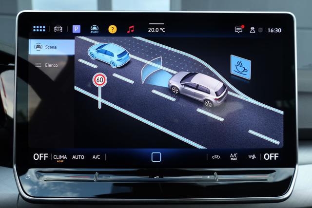 VOLKSWAGEN Golf usata, con Luci diurne LED