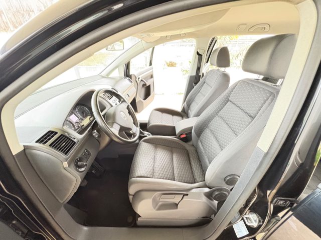 VOLKSWAGEN Touran usata, con Volante in pelle
