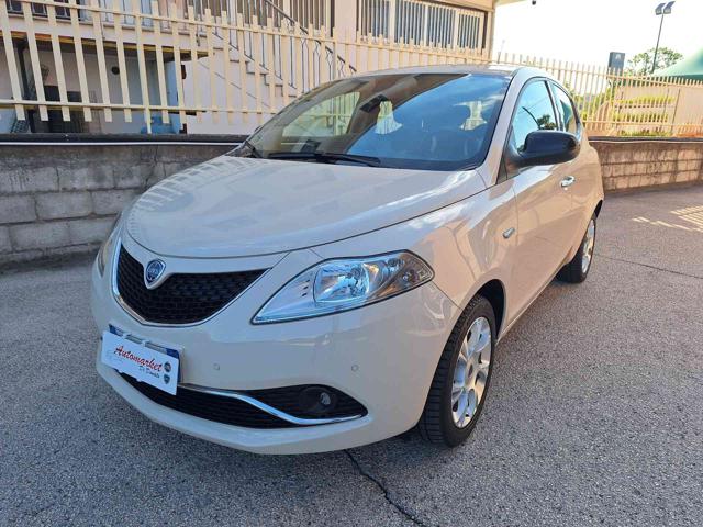 LANCIA Ypsilon usata, con Airbag