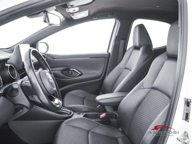 TOYOTA Yaris usata 8
