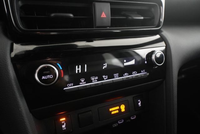 TOYOTA Yaris Cross usata 11