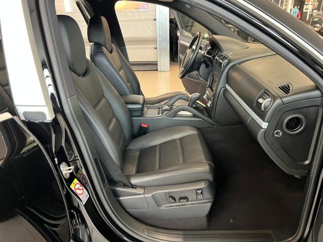 PORSCHE Cayenne usata, con Specchietti laterali elettrici