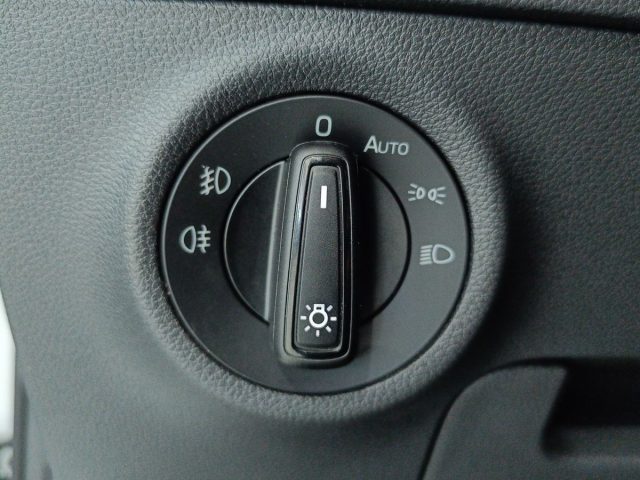 SKODA Karoq usata, con Bluetooth