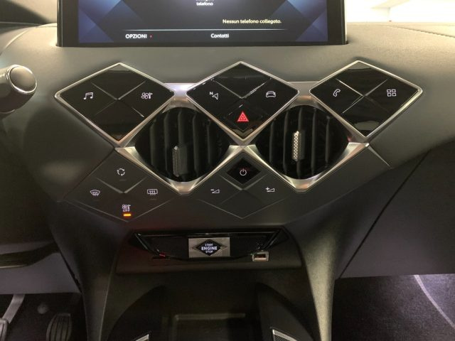 DS AUTOMOBILES DS 3 Crossback usata, con Volante in pelle