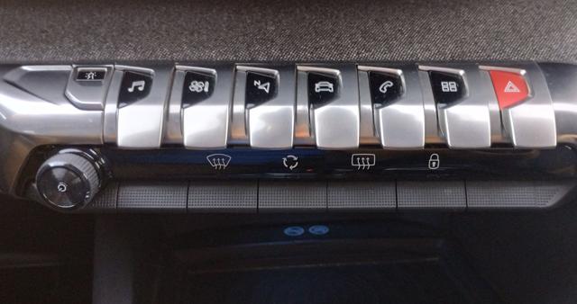 PEUGEOT 3008 usata, con Specchietti laterali elettrici